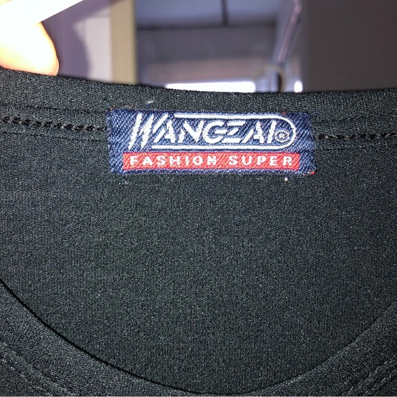 Black shirt with a snowflake design - Picture 4 of 5